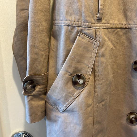 Kenneth Cole Trench Coat - Picture 4 of 5
